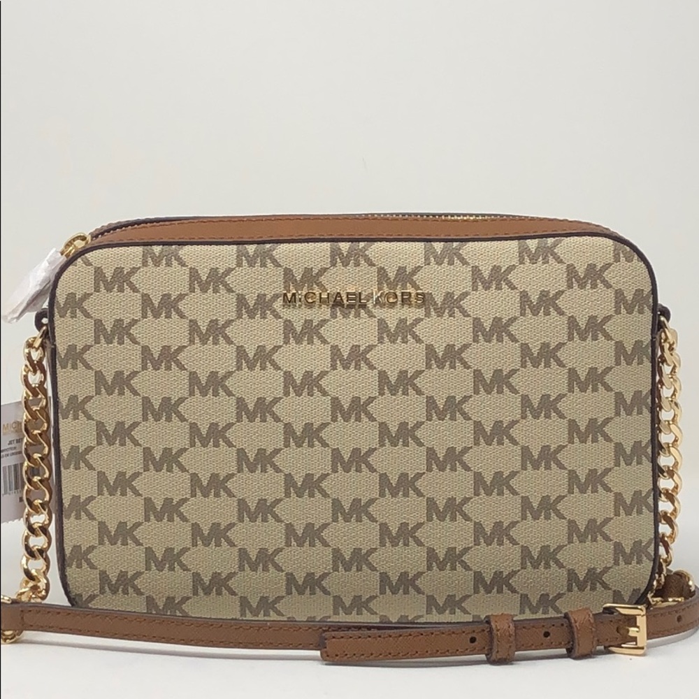 Nwt Michael Kors Jet set item crossbody